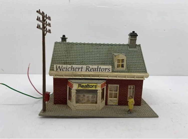 HO Model Power Model Building Weisherd Realtors Notary Public House No Box - Image 1 of 4