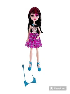 Welcome To Monster High Draculaura Doll Dance The Fright Away Party 2016 - Picture 1 of 4