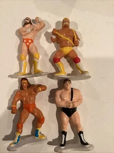 Lotto 4 minifigure VINTAGE DA COLLEZIONE WWF 1990 Titan Sports Applause - Foto 1 di 8