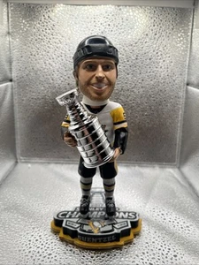 Jake Guentzel Pittsburgh Penguins 2017 Stanley Cup Champions Bobblehead NHL - Picture 1 of 7