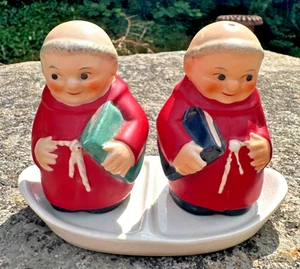 Vintage Rare Red W.German Goebel Friar Tuck Cardinal Monks Salt & Pepper Pots - Picture 1 of 5