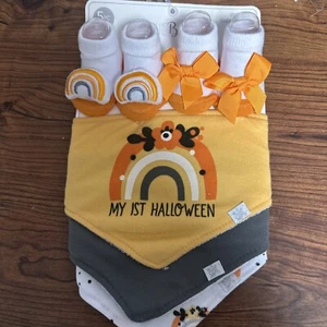True Baby MY 1st HALLOWEEN 5 Piece Set Bibs and Socks 0-6 Months New - Picture 1 of 2
