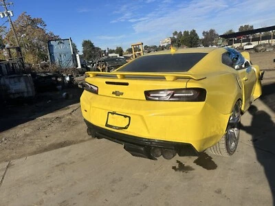 Alerón trasero amarillo para 16-23 CAMARO convertible sin cámara con FÁBRICA GENUINA Foto 1 de 2