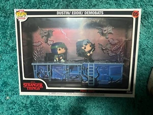 Funko POP Moments Deluxe Stranger Things - Dustin with Eddie and the Demobats - Picture 1 of 6