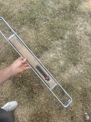 Camión Chevy GMC 73-80 OEM PANEL DE MOLDURA DE TABLERO DE METAL DE GRANO DE MADERA EMBLEMA CLÁSICO SIERRA Foto 1 de 4