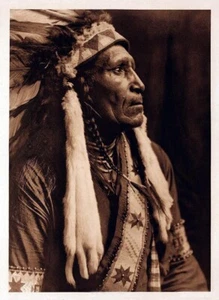 Native Indian Chief Raven Blanket Edward Curtis Print Poster Reprint Picture A4 - Picture 1 of 6