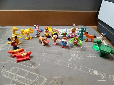 Lote de juguetes mixtos de colección raros mini figuras coleccionables años 70 80 90 Mickey Mouse ect. Foto 1 de 4