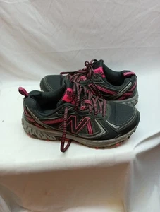 New Balance 410 V5 Black And Pink Stripes All Terrain Running Shoes - Picture 1 of 15