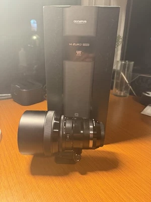 Olympus M.Zuiko Digital ED 40-150mm F/2.8 PRO - Image 1 of 4