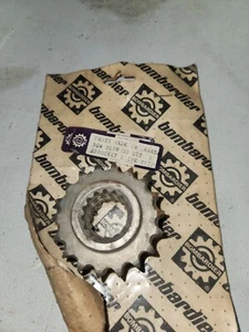 New Oem Ski Doo Drive Sprocket 18T 504013900 Snowmobile  - Picture 1 of 2