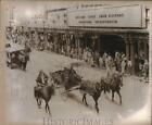 Press Photo Vintage Wagons In The San Antonio Stock Show & Rodeo Parade