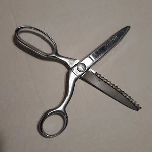 Vintage Wiss Model CC9 Large  Heavy Duty 9" Pinking Shears USA Needs Conditioned - Picture 1 of 7