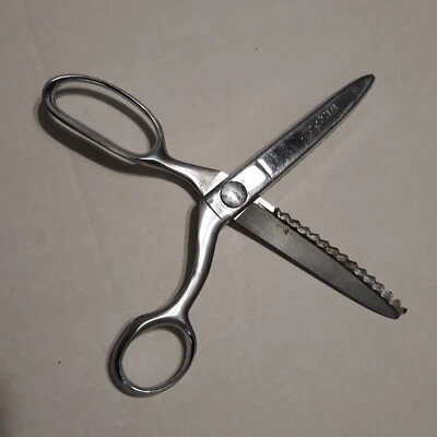 Vintage Wiss Model CC9 Large  Heavy Duty 9" Pinking Shears USA Needs Conditioned - Image 1 of 4