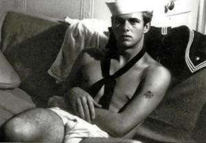 US Navy sailor on a sofa 4x6 reprint Soft Focus gay gentleman's collection - Picture 1 of 1