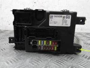 Vauxhall Corsa D Body Control Module Fuse Box 13424260 1.2 Petrol 2006-2015F - Picture 1 of 8