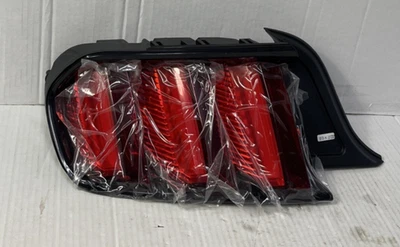 2015-18  FORD MUSTANG DRIVER SIDE TAIL LIGHT FACTORY OEM - Image 1 of 4