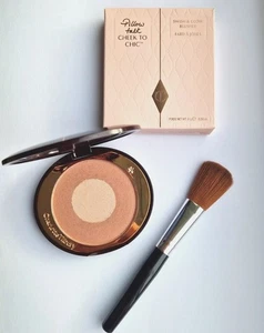 Charlotte Tilbury Cheek To Chic Pillow Talk Swish & Glow Blusher With Brush - Picture 1 of 2