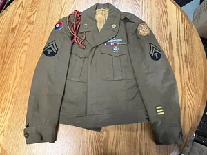 WWII 9th Infantry Division Ike Jacket CIB w/ Embelleshed Patch - Picture 1 of 16