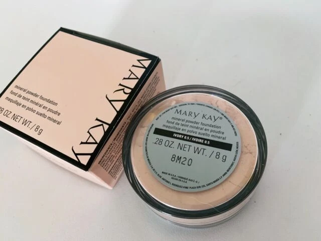 Mary Kay Mineral Powder Foundation - Ivory 0.5 oz (040983)