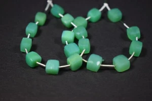 "Perline 5" originali A++ verde calcedonio sfaccettato cubo non trattata" per artigianato - Foto 1 di 9