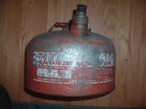 Vintage Galvanized Eagle 2.5 Gallon Red Metal Gas Can with Wood Handle - Picture 1 of 5