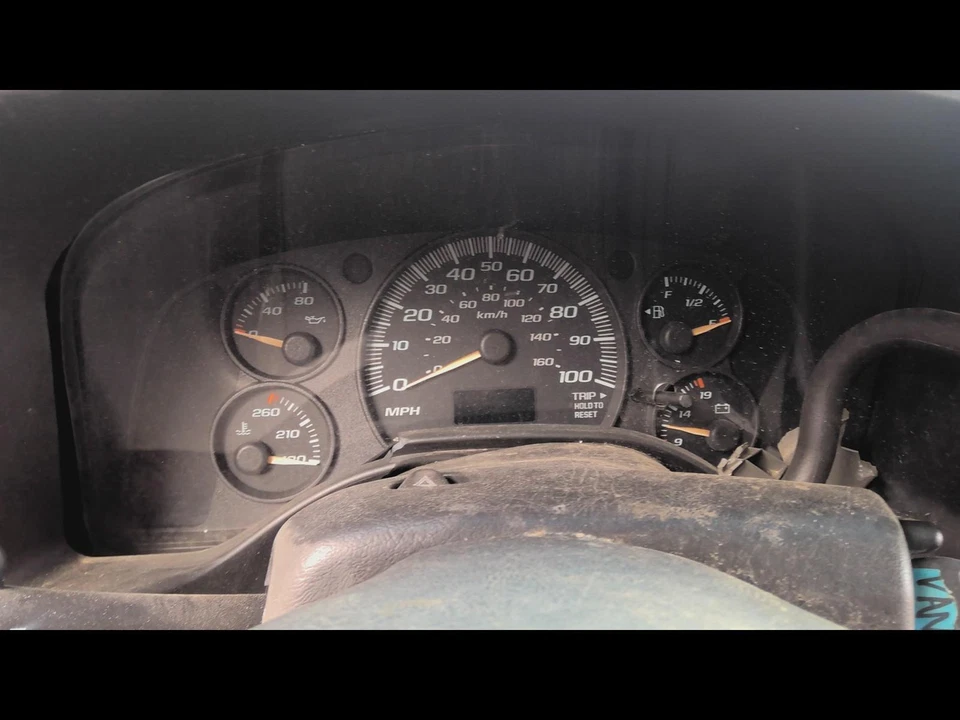 Medidor de velocímetro usado se adapta a: Chevrolet Express 3500 2005 furgoneta clúster gasolina estadounidense Foto 1 de 4