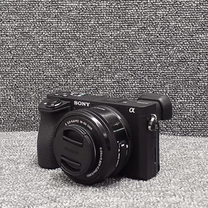 Digital DSLR Model ILCE 6500 SONY - Picture 1 of 6