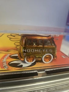 HOT WHEELS, 2025 LAS VEGAS CONVENTION HYDROCHROME Mooneyes Mini VW Bus - Picture 1 of 3