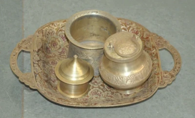 4 piezas de laca de latón vintage hecha a mano pequeños diferentes artículos para casa de muñecas para bebés Foto 1 de 4