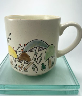 Taza de setas Spectrum Designz Morel Valley 18 oz champiñones de primavera en relieve B22 Foto 1 de 4