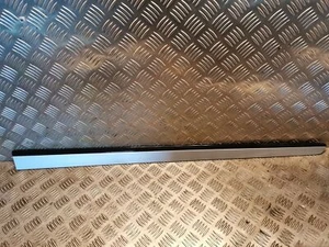 MERCEDES-BENZ ML W164 Front Right Door Moulding Trim 1646905262 - Picture 1 of 5