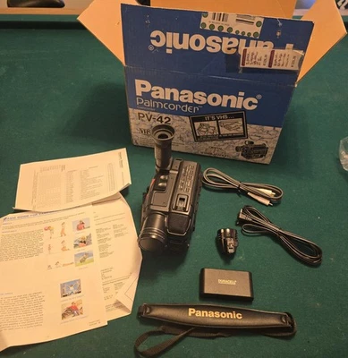 Panasonic PV-42D Palmcorder VHS-C Video Camcorder - NO CHARGER-  - Image 1 of 4