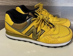 New Balance 574 Para hombres Talla Us 9.5 Core Zapatos Clásicos Tenis Amarillo (ML574DLE)  - Imagen 1 de 9