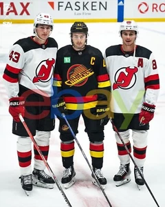 Foto de hockey de la NHL de The Hughes Brothers Game Day Posing Devils Canucks 8x10 - Imagen 1 de 1