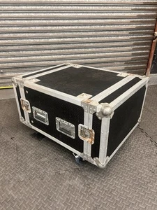 6U Shock mount foam suspended flight case with castors. - Picture 1 of 5