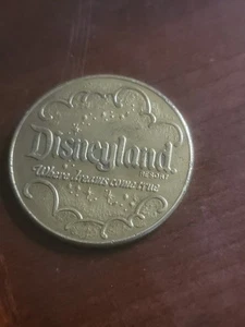 2007 DISNEYLAND WHERE DREAMS COME TRUE SOUVENIR TOKEN COIN - Picture 1 of 5