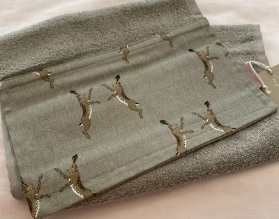 Sophie Allport Roller Hand Towel - Boxing Hares - New - Image 1 of 4