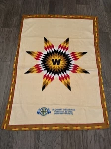 St Joseph’s Indian School, manta de diseño de estrella nativa MC, 34”x47” PO-LN - Imagen 1 de 5