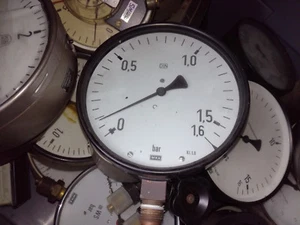 Grosser 160mm Manometer 0-1,6 bar Druckmesser versch.Hersteller, teilweise WIKA - Picture 1 of 6
