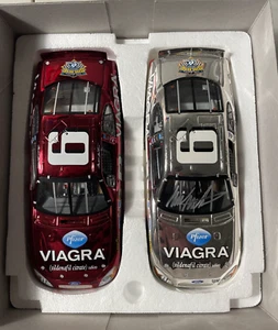 Mark Martin # 6 2005 Viagra Confezione Due Autografata 1/24 Team Calibro Rosso 1/600 - Foto 1 di 4