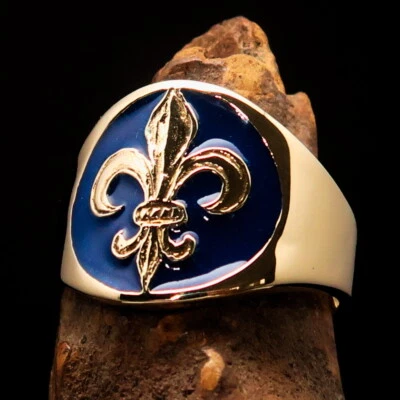 MENS BRASS COSTUME LILY RING FRENCH FLEUR DE LIS SYMBOL, BLUE PINKY RING SIZE 5 - Image 1 of 4