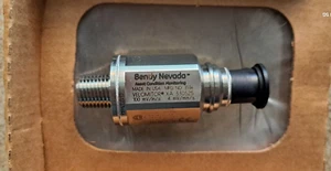 330525-10 BENTLY NEVADA VELOMITOR VIBRATION TRANSMITTER - NEW IN FACTORY BOX - Picture 1 of 9