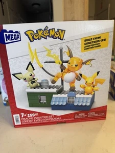 Mega Construx Pokemon Pikachu Pichu Raichu Evoluzione Set Costruzioni HKT23 159 pz - Foto 1 di 5