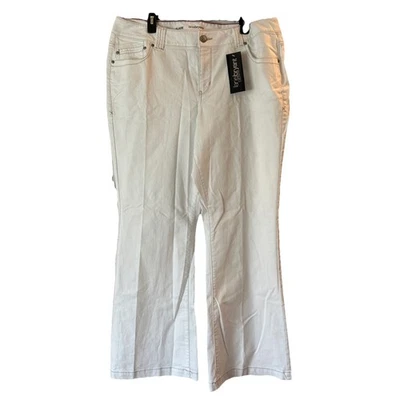 Lane Bryant Jeans Flare Bootcut High Rise White Stretch Women's NWT 18 Average - Image 1 of 4