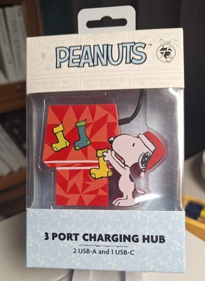 🎄 NUEVO Hub de Carga USB Peanuts Snoopy Doghouse 3 Puertos Vacaciones de Navidad ¡NUEVO EN CAJA!! Foto 1 de 2