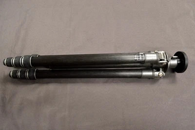 Trípode de aluminio GITZO Basalt GT2940L 4 secciones, bloqueo G, cabezal de disco, gran forma Foto 1 de 4