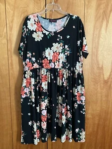 Geblümtes knielanges Kleid, Gr. 20W - Bild 1 von 2