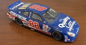Dale Jarrett #88 Ford Quality Care Nascar 1:24 Diecast Action Red Carpet Lease - Foto 1 di 7