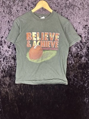 Camiseta Gildan Believe & Achieve Jóvenes Niños L Verde Gráfico Manga Corta Foto 1 de 4