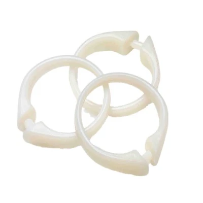 Ganchos para cortina de ducha de plástico a presión Clavel Home en transparente escarchado Foto 1 de 3